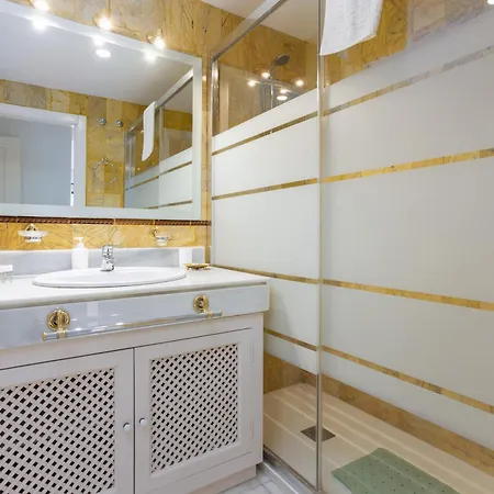 Mtr - Temporary Rent Two Bedrooms Old Town Apartment *