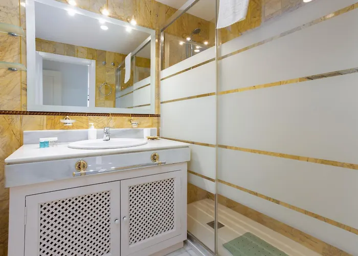3d Mtr - Temporary Rent Two Bedrooms Old Town Apartman *